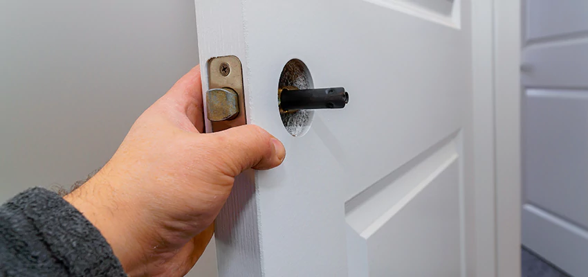 Nighttime Locksmith For Lock Repair in Hallandale Beach, FL