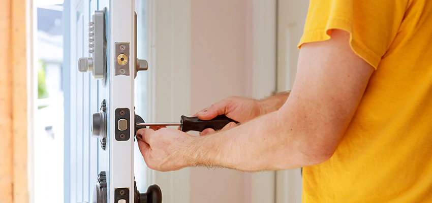 Eviction Locksmith For Key Fob Replacement Services in Hallandale Beach, FL